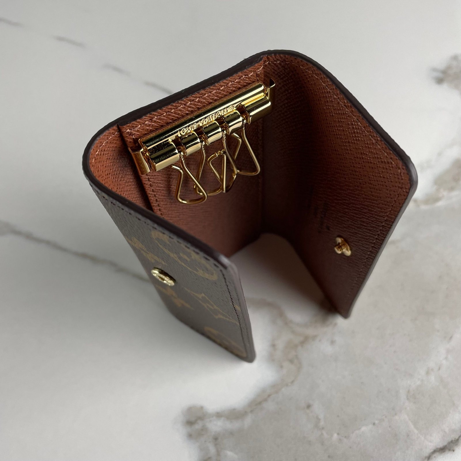 LOUIS VUITTON 4 Key Holder – Image 10