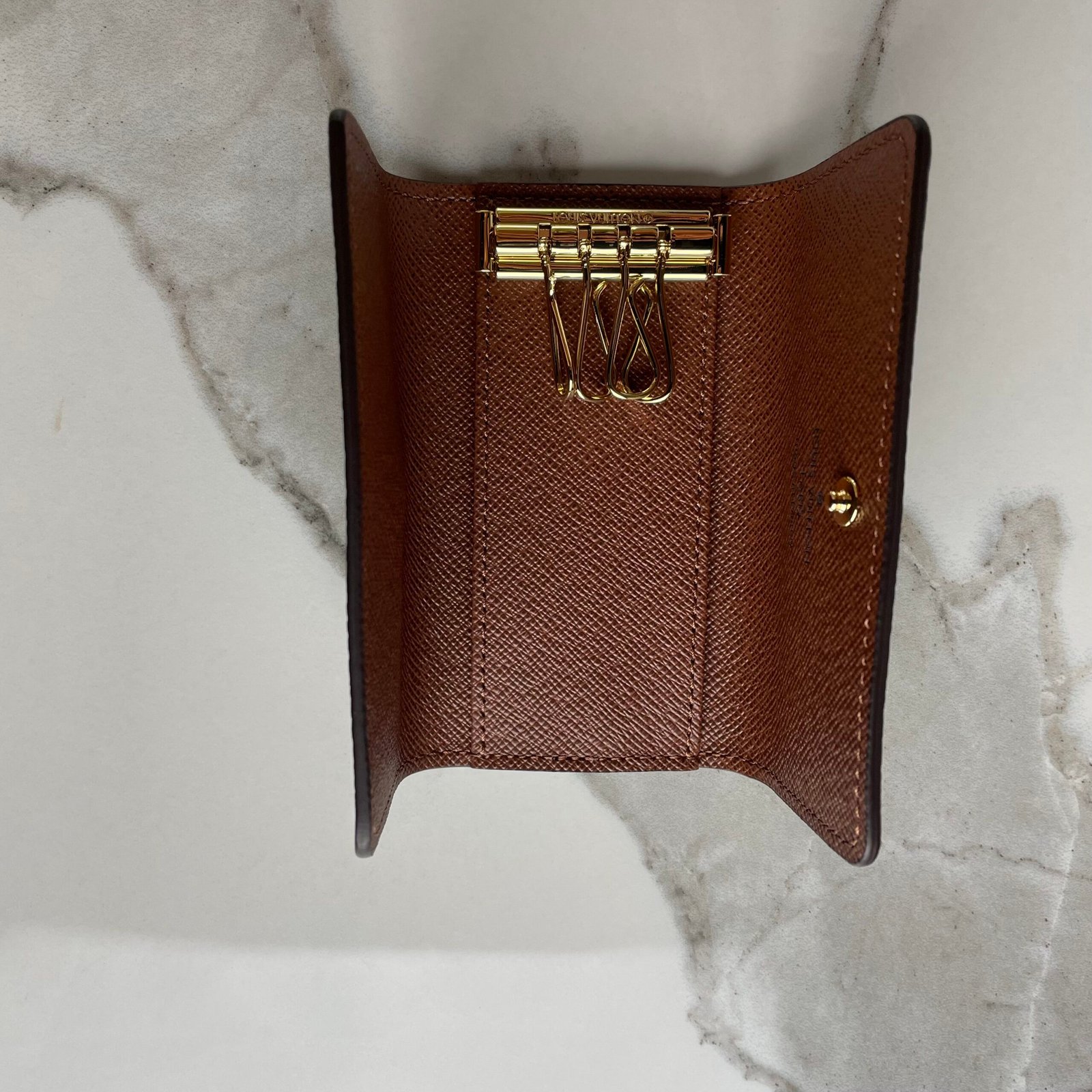 LOUIS VUITTON 4 Key Holder – Image 12