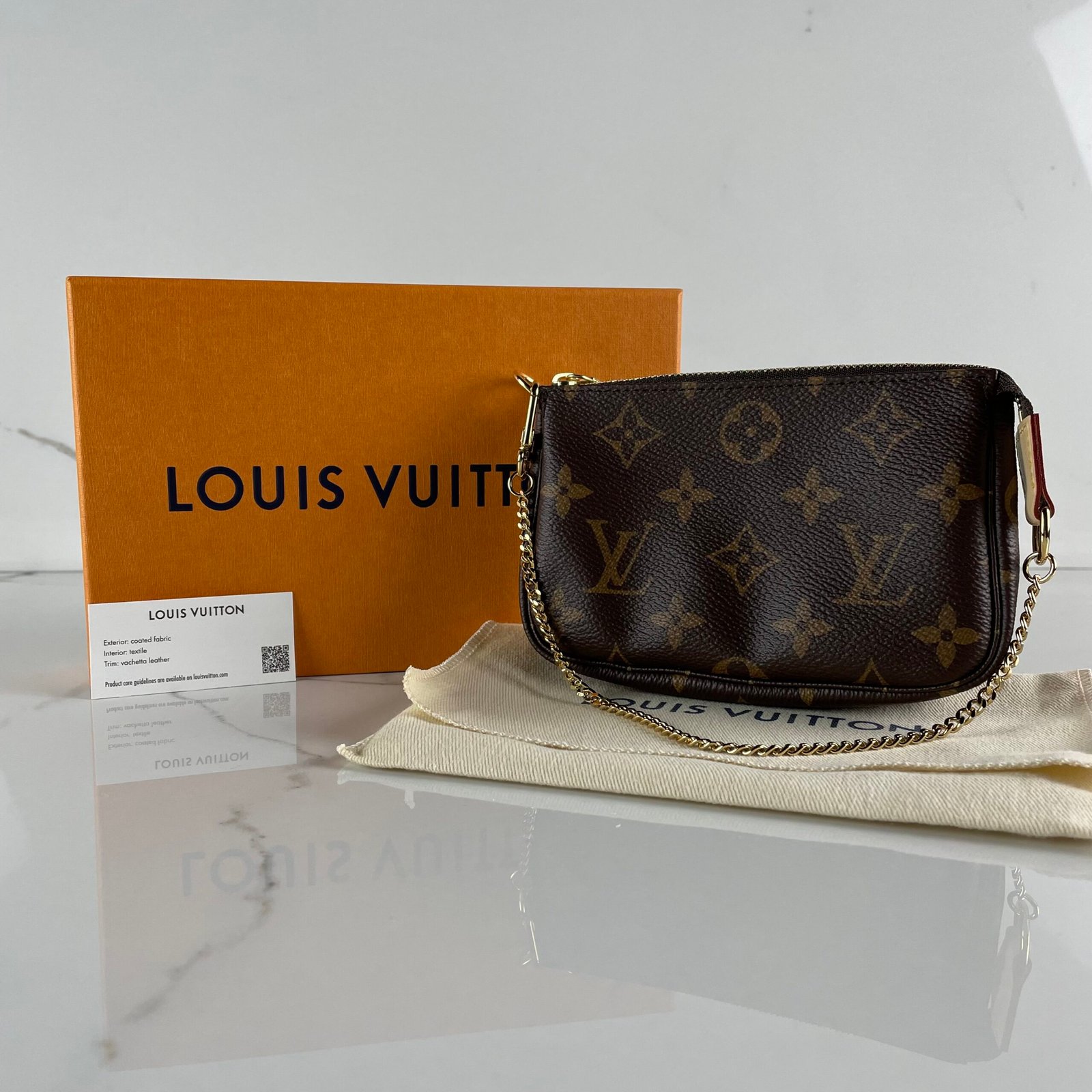 LOUIS VUITTON Pochette Accessoires Mini – Image 2