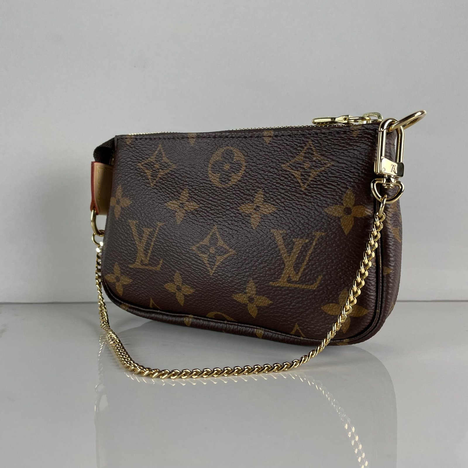 LOUIS VUITTON Pochette Accessoires Mini – Image 3