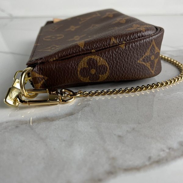 LOUIS VUITTON Pochette Accessoires Mini – Image 13