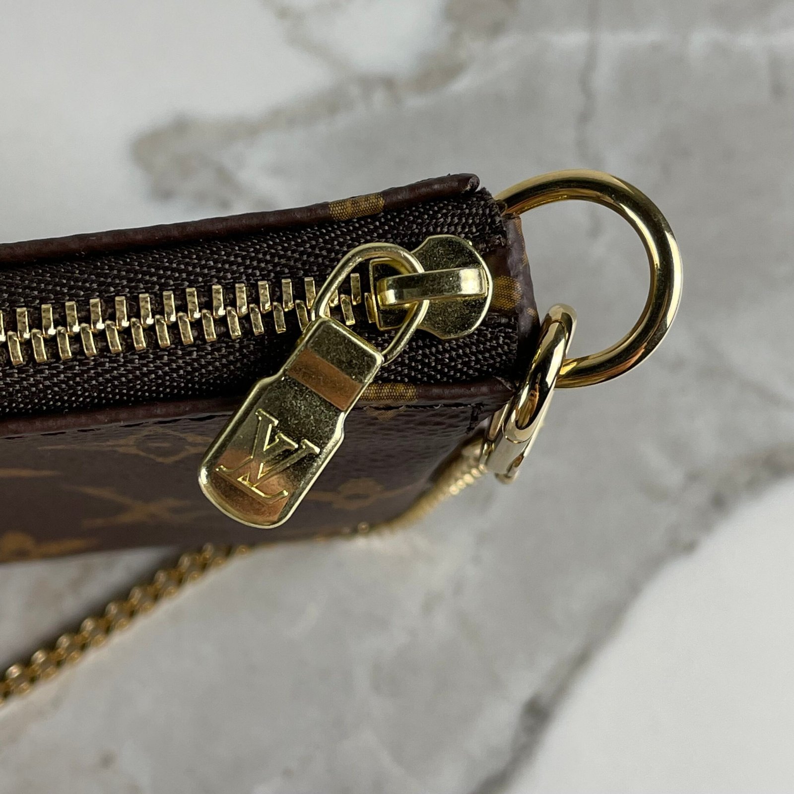 LOUIS VUITTON Pochette Accessoires Mini – Image 10