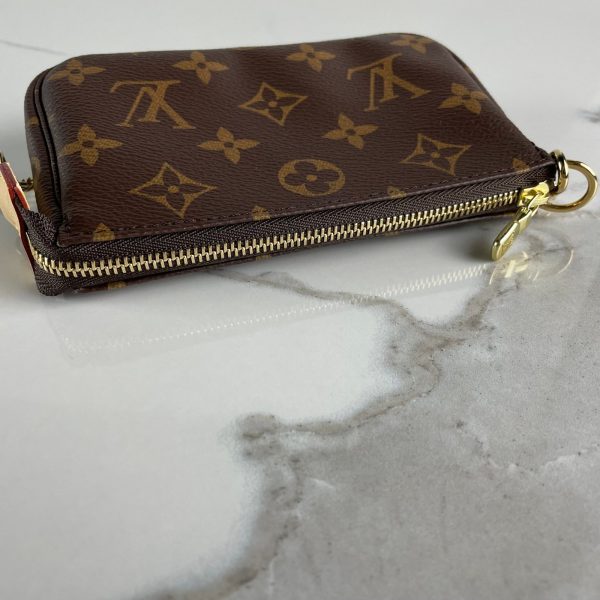 LOUIS VUITTON Pochette Accessoires Mini – Image 14