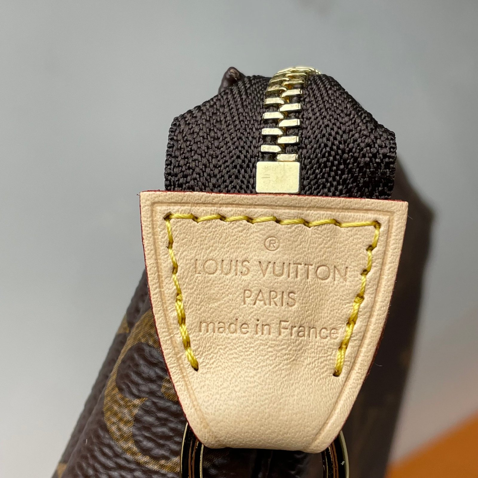 LOUIS VUITTON Pochette Accessoires Mini – Image 7