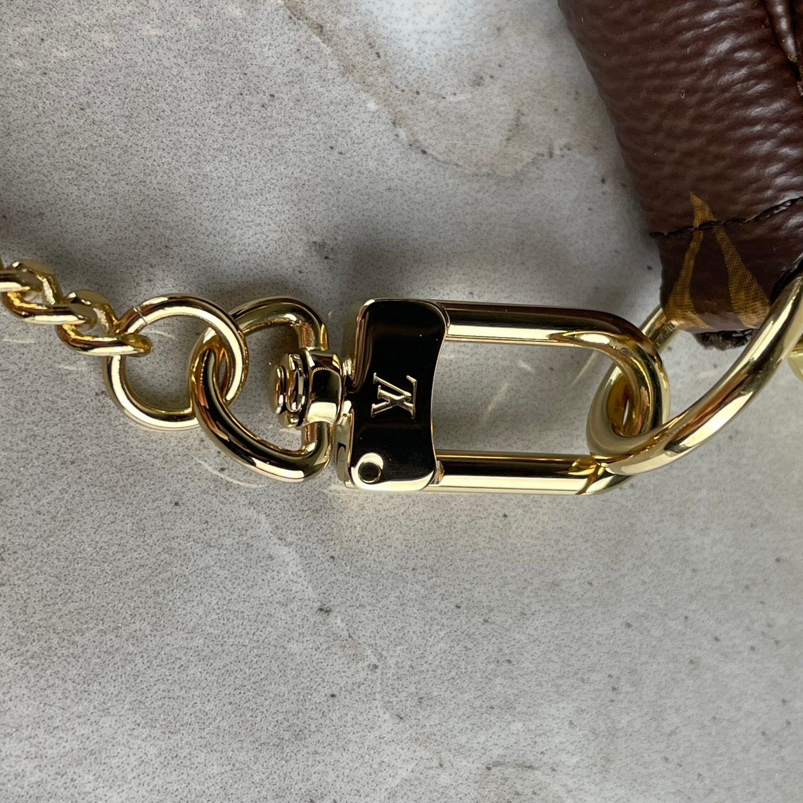 LOUIS VUITTON Pochette Accessoires Mini – Image 9