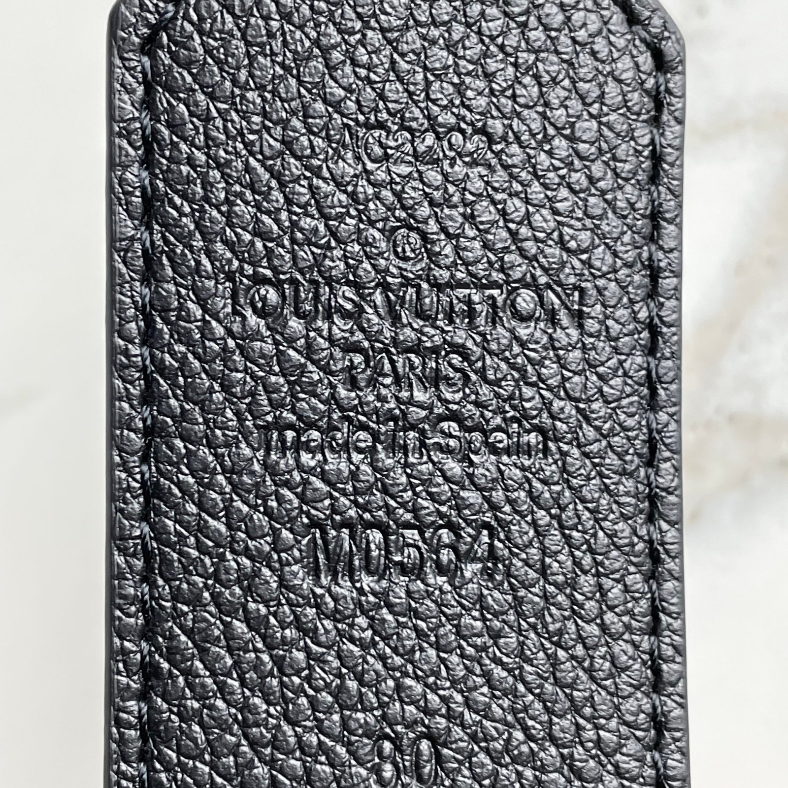 LOUIS VUITTON Ceinture LV Circle 35 mm Réversible – Image 12