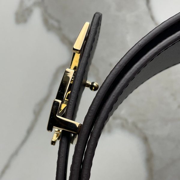 LOUIS VUITTON Ceinture LV Initiales 40 mm Réversible – Image 11