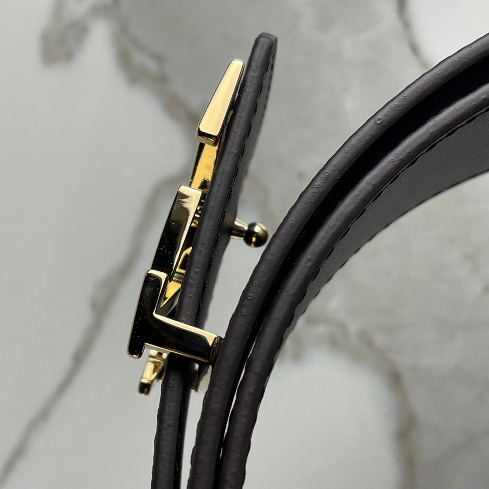 LOUIS VUITTON Ceinture LV Initiales 40 mm Réversible – Image 11