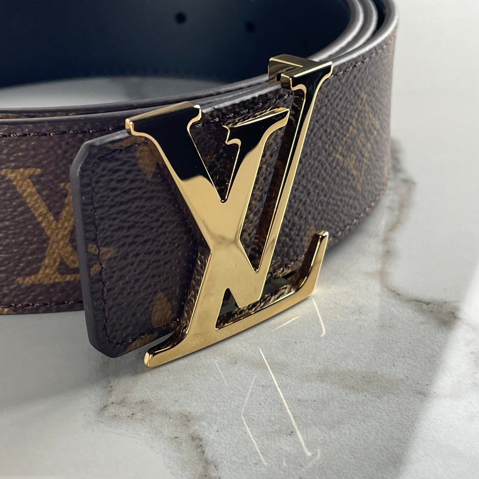 LOUIS VUITTON Ceinture LV Initiales 40 mm Réversible – Image 5