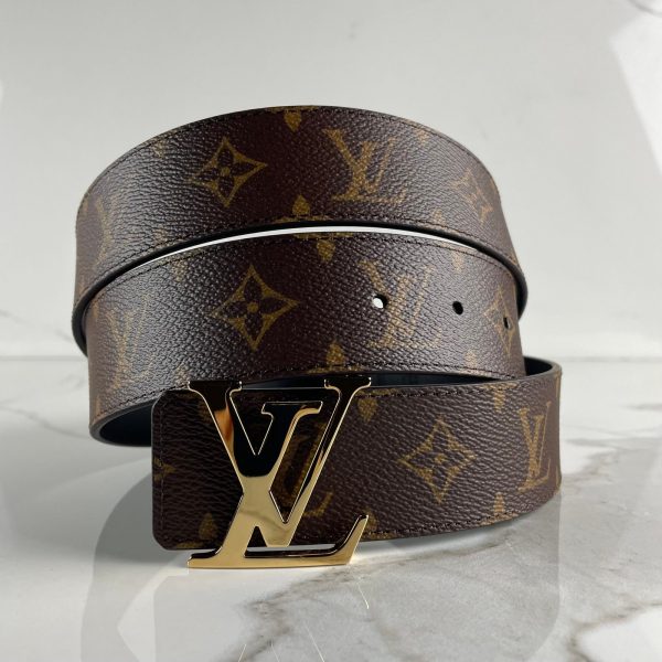LOUIS VUITTON Ceinture LV Initiales 40 mm Réversible – Image 3