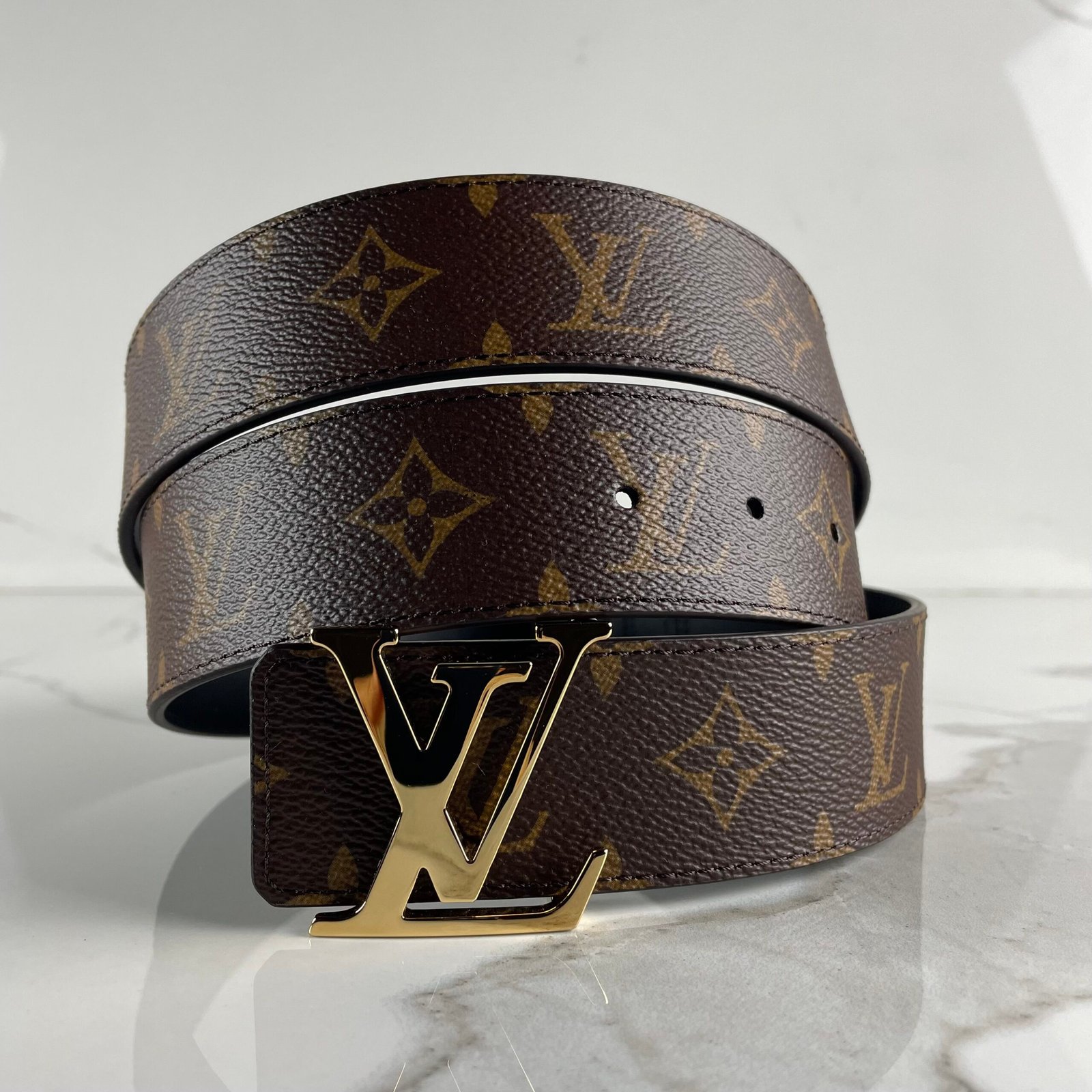 LOUIS VUITTON Ceinture LV Initiales 40 mm Réversible – Image 3