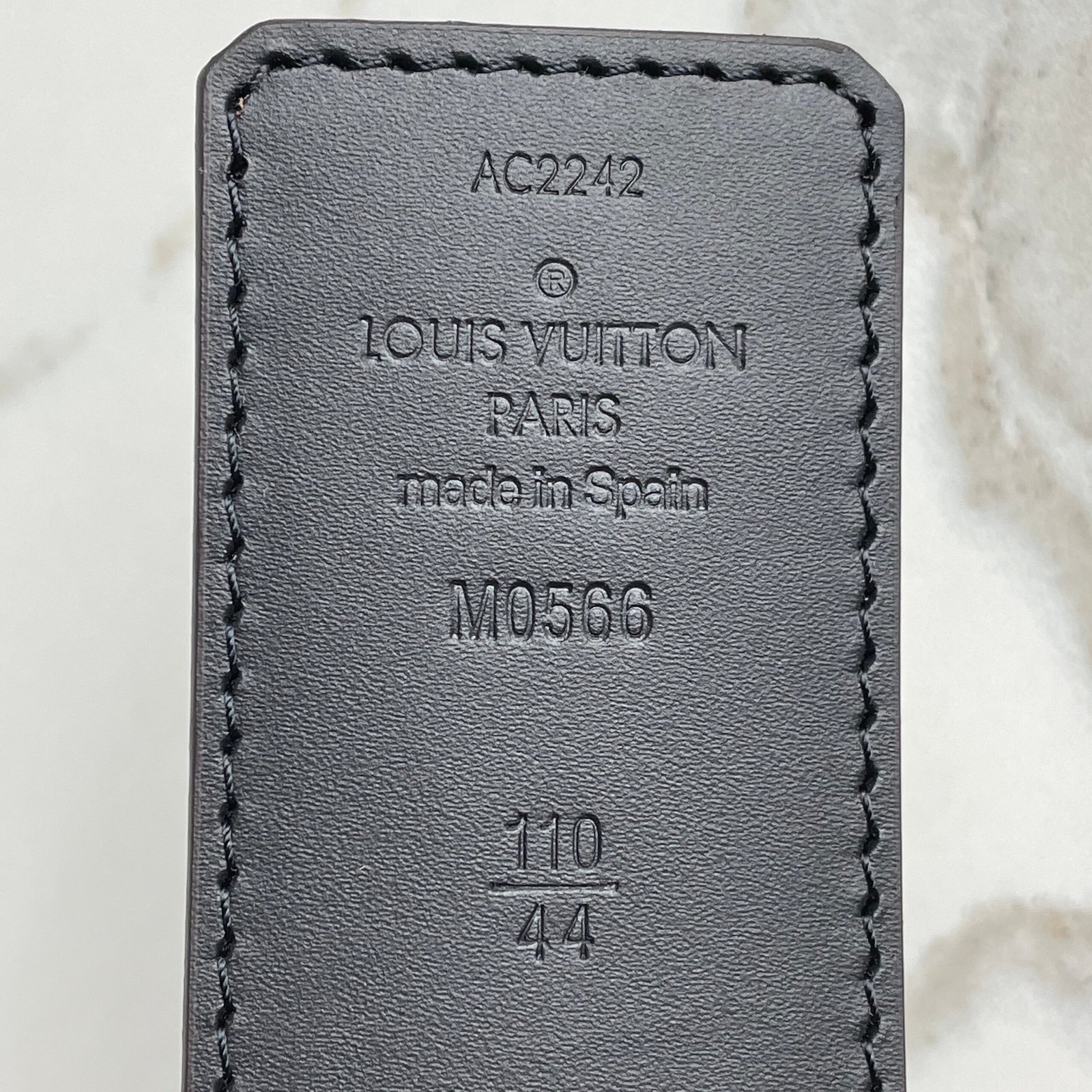 LOUIS VUITTON Ceinture LV Initiales 40 mm Réversible – Image 6