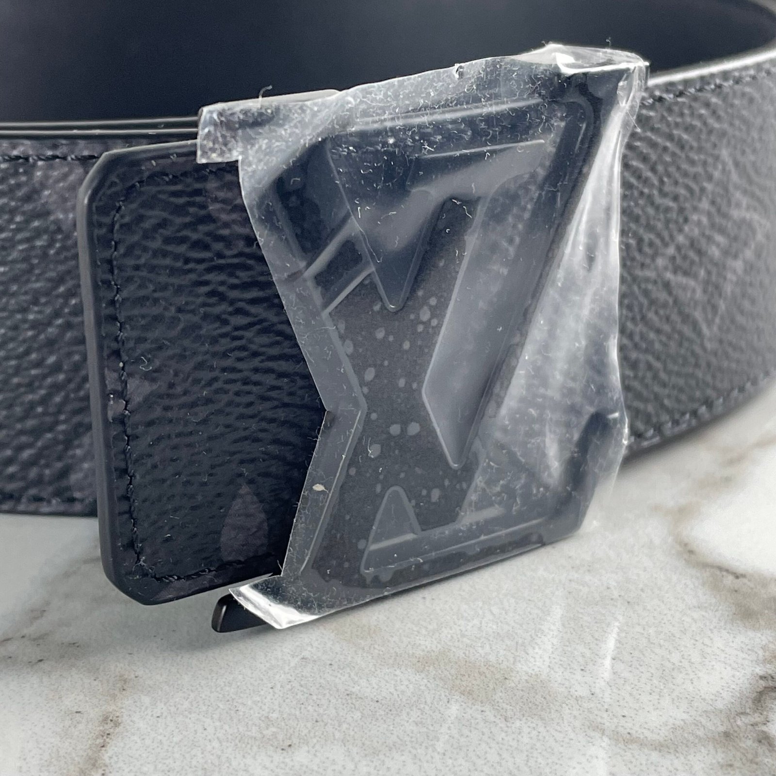 LOUIS VUITTON Ceinture Noir Mat LV Initiales 40mm – Image 3