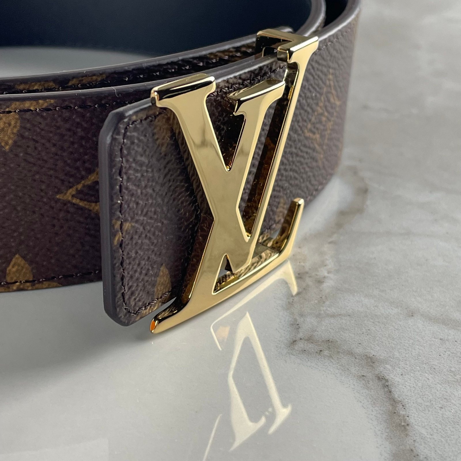 LOUIS VUITTON Ceinture LV Initiales 40 mm Réversible – Image 11
