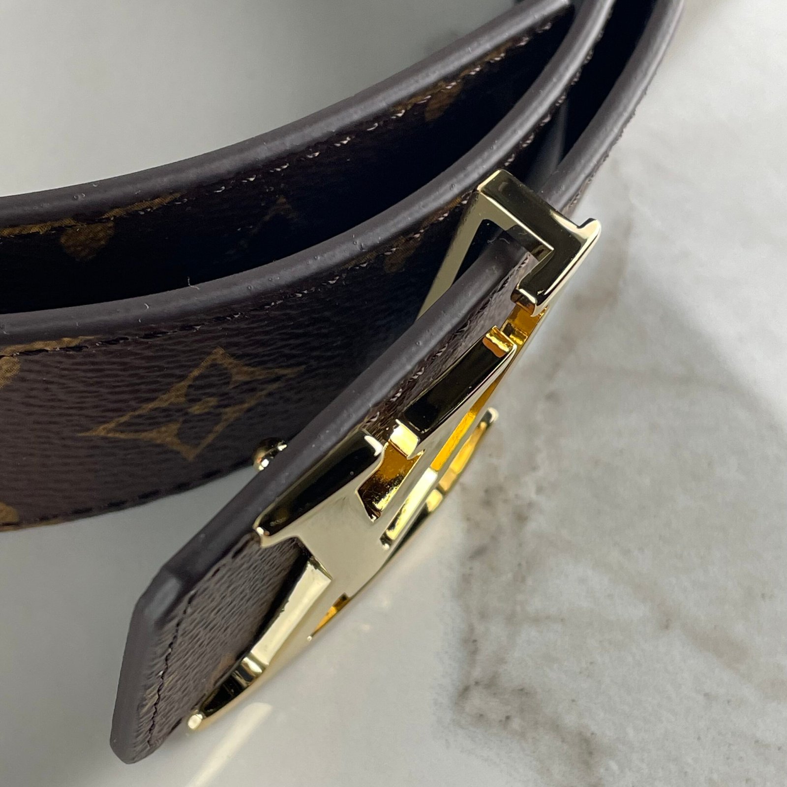 LOUIS VUITTON Ceinture LV Initiales 40 mm Réversible – Image 10