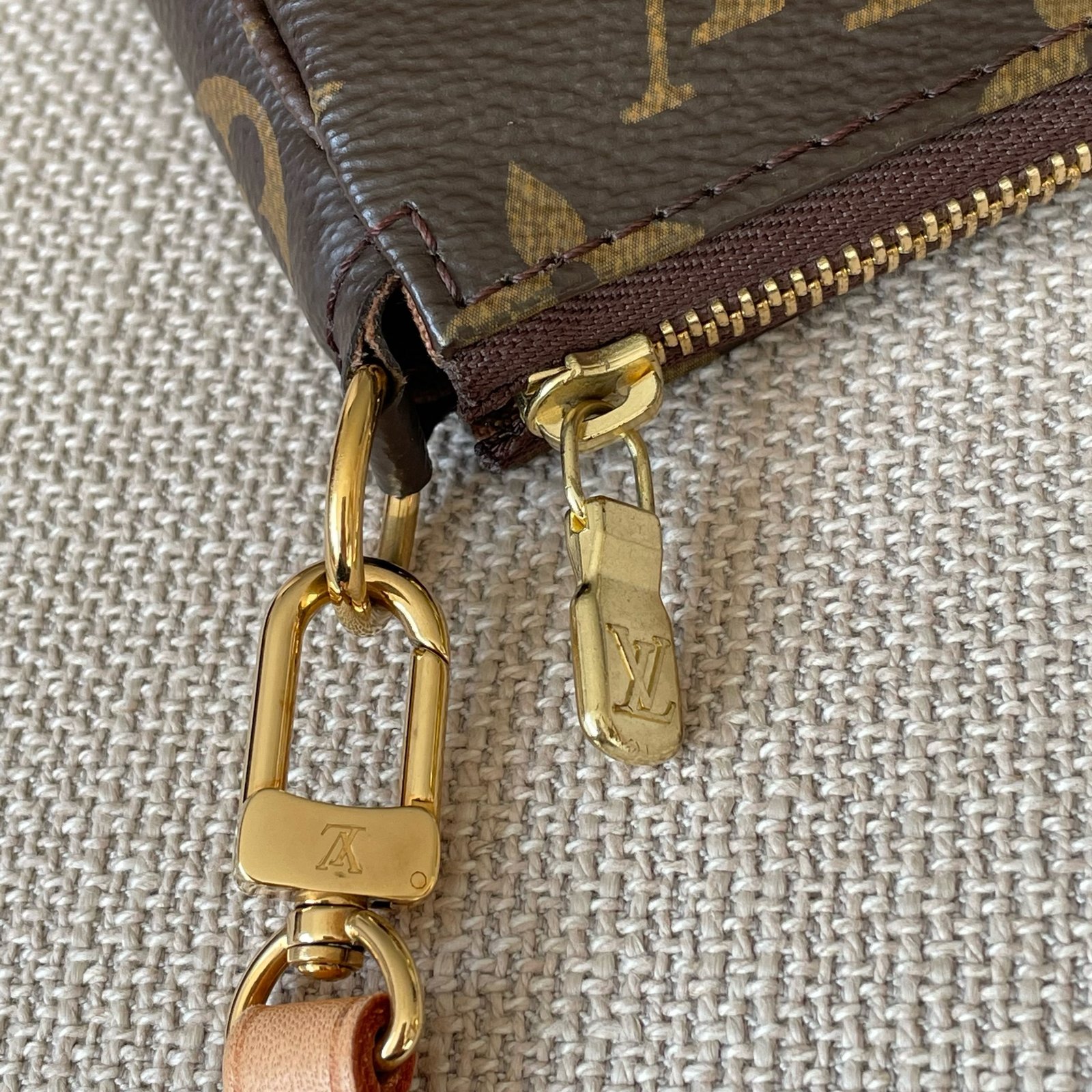 LOUIS VUITTON Pochette Accessoires NM – Image 15