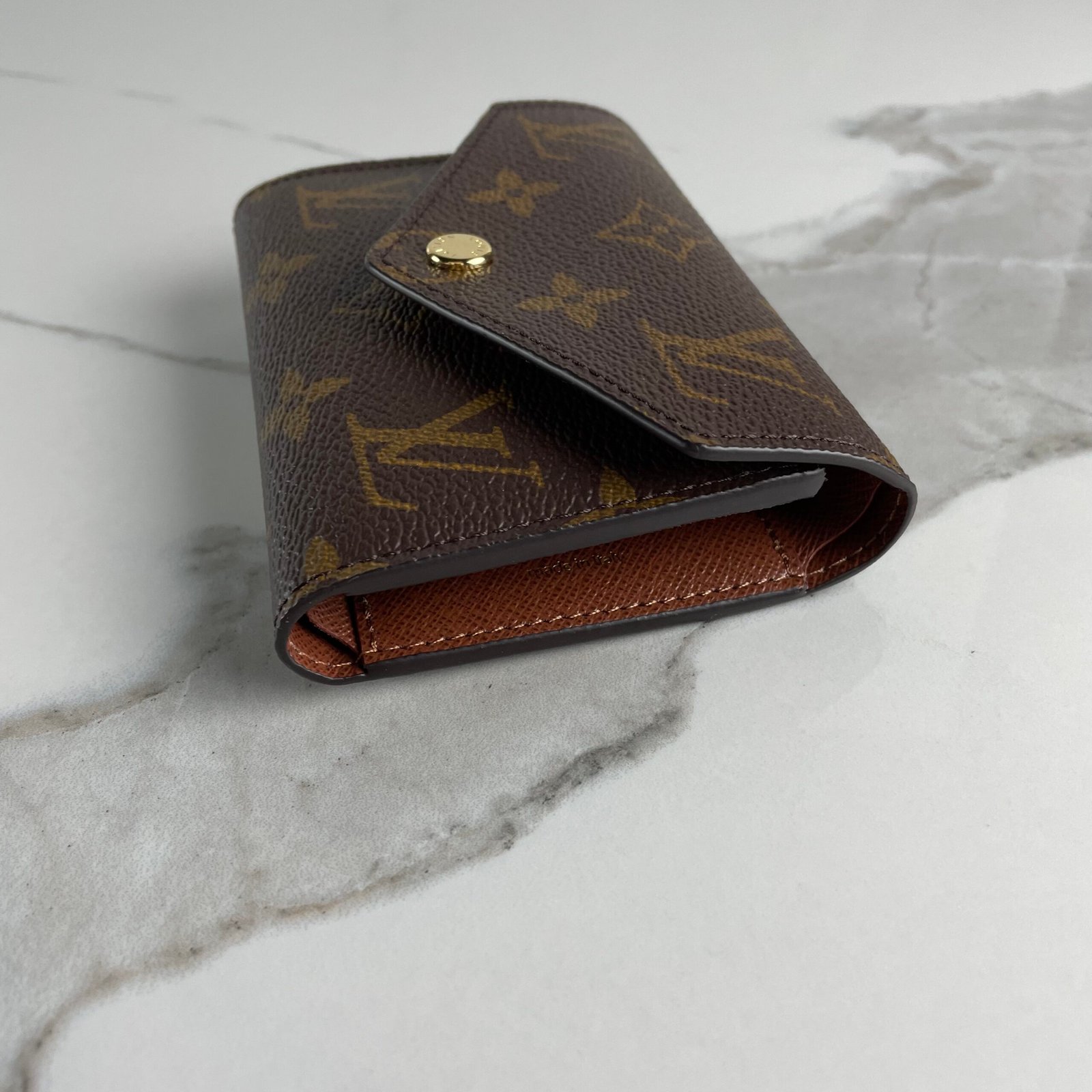 LOUIS VUITTON Victorine Wallet – Image 3
