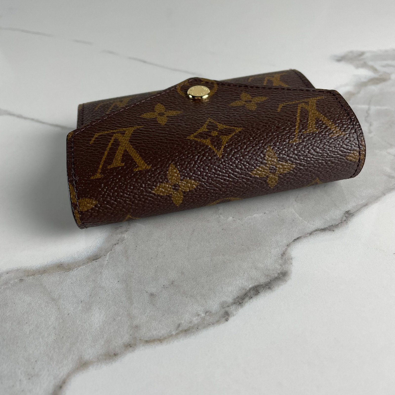 LOUIS VUITTON Victorine Wallet – Image 6
