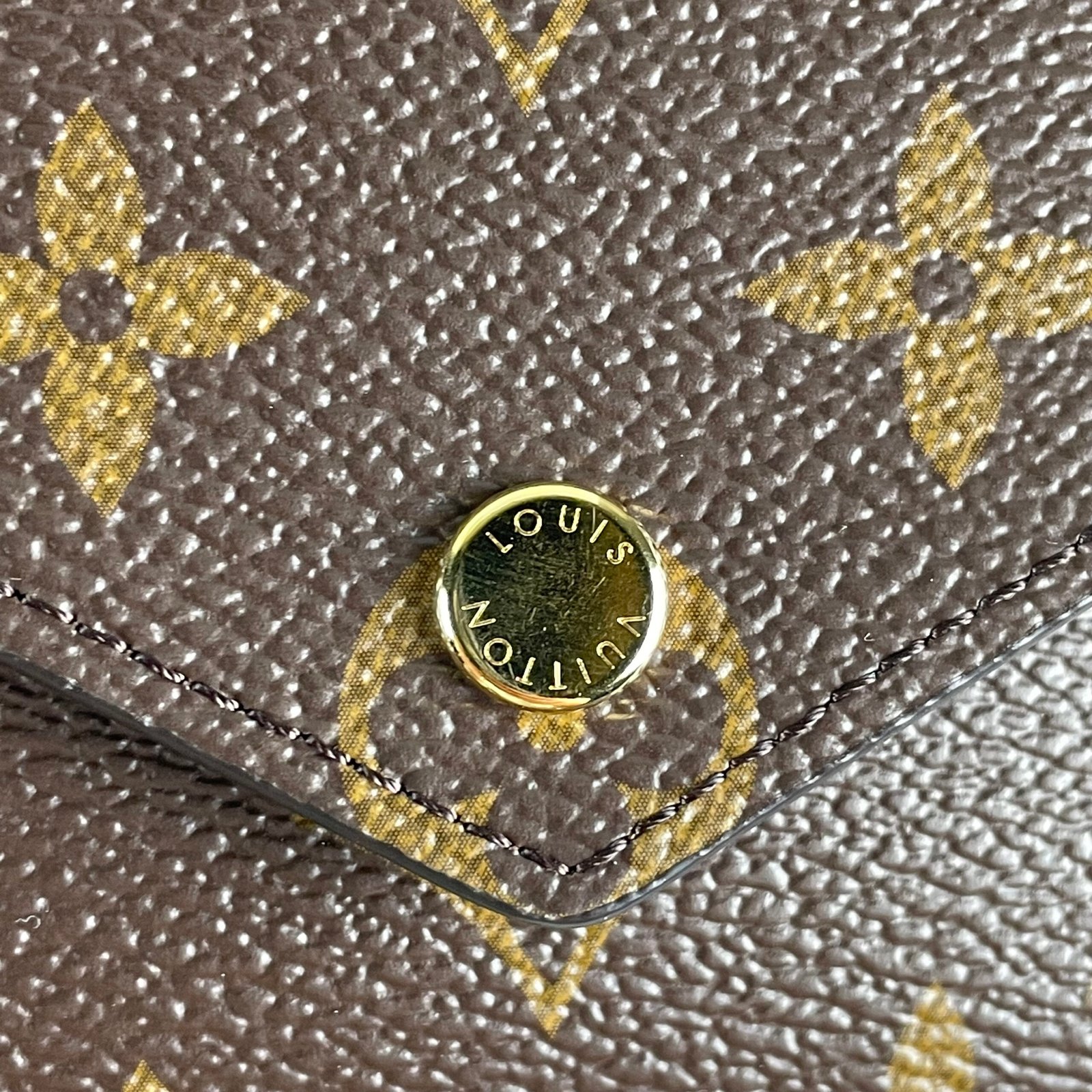 LOUIS VUITTON Victorine Wallet – Image 7