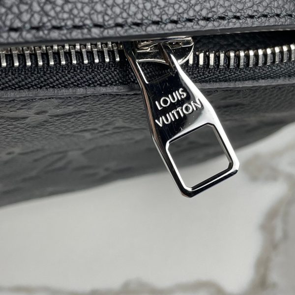 LOUIS VUITTON Pochette Pallas BB – Image 10