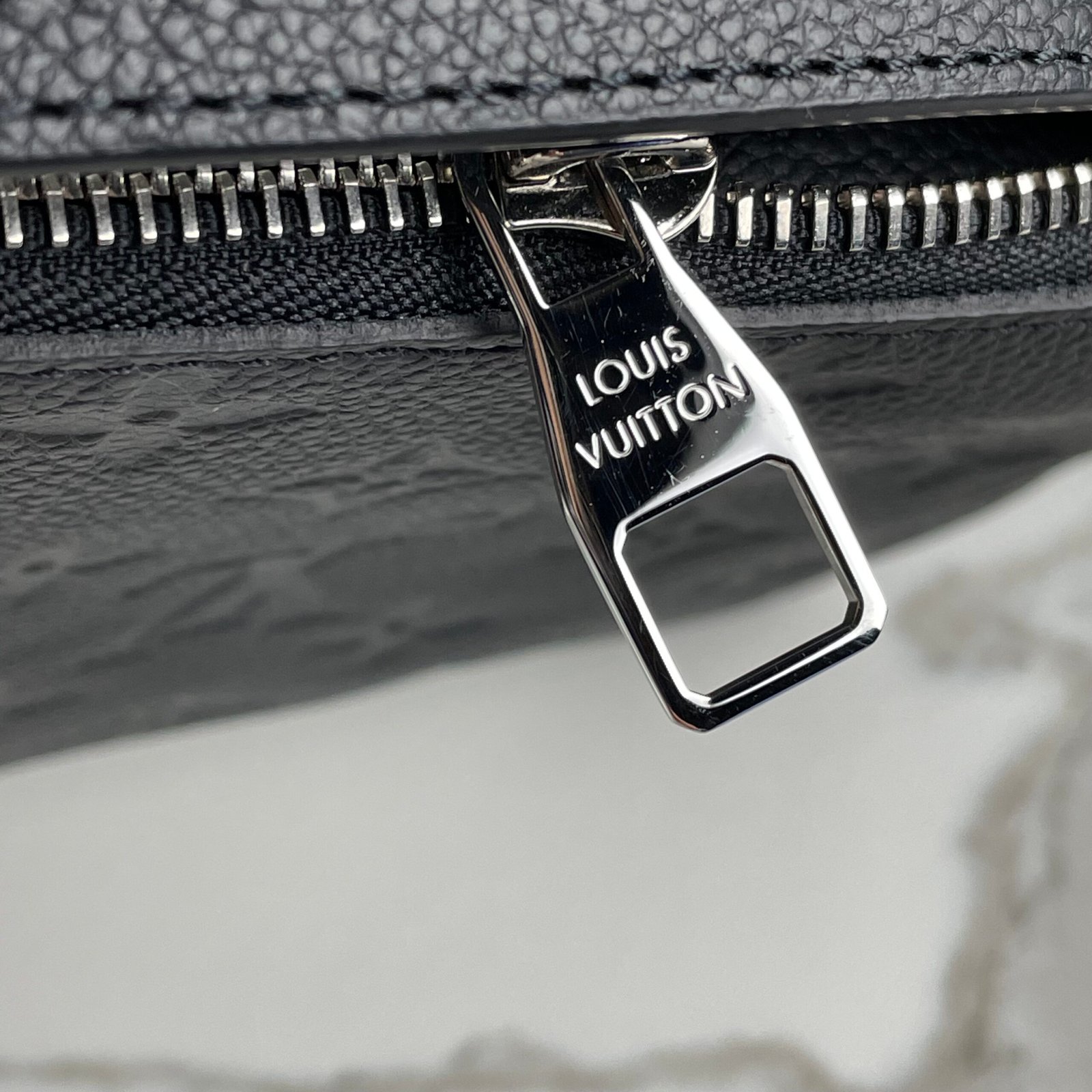 LOUIS VUITTON Pochette Pallas BB – Image 10