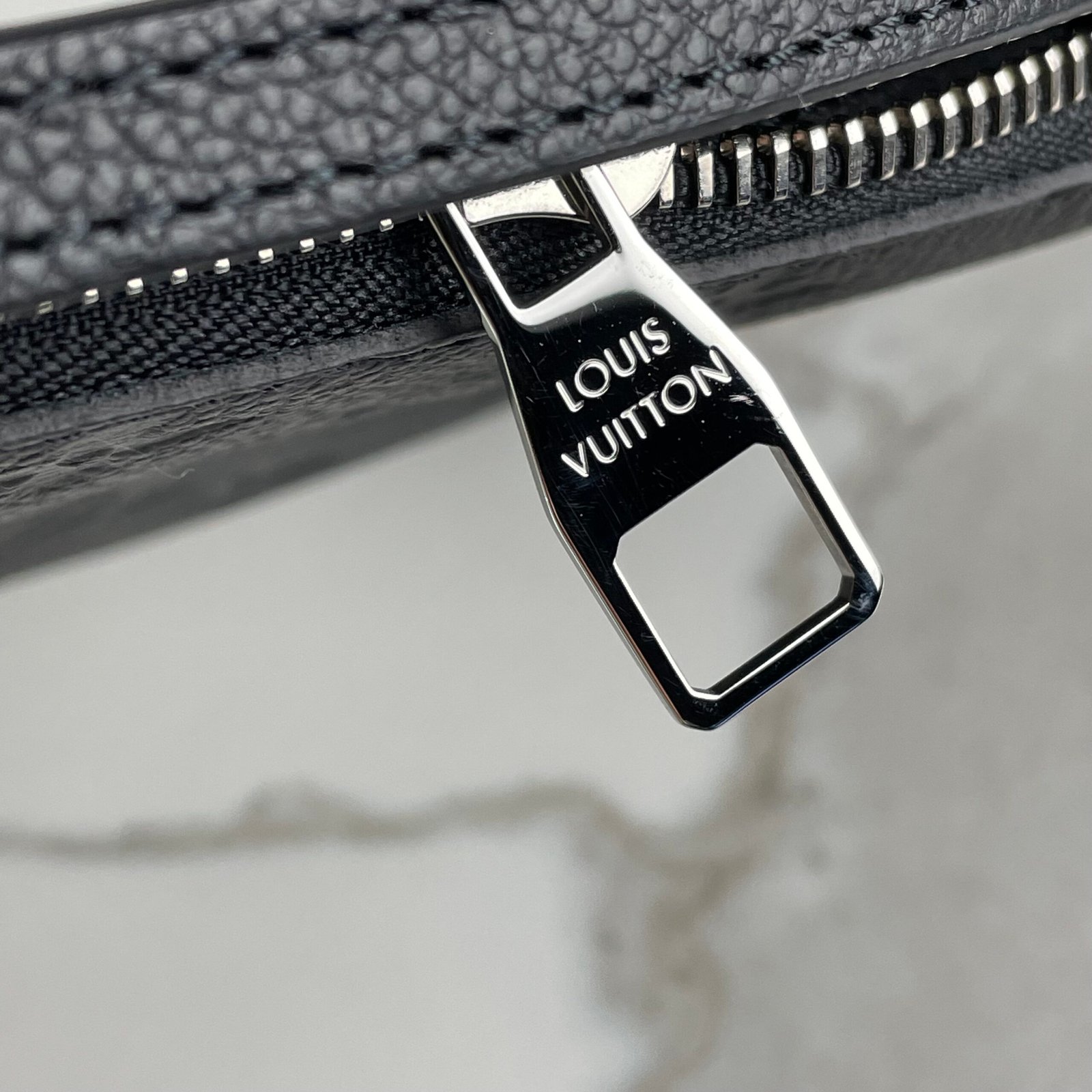 LOUIS VUITTON Pochette Pallas BB – Image 11