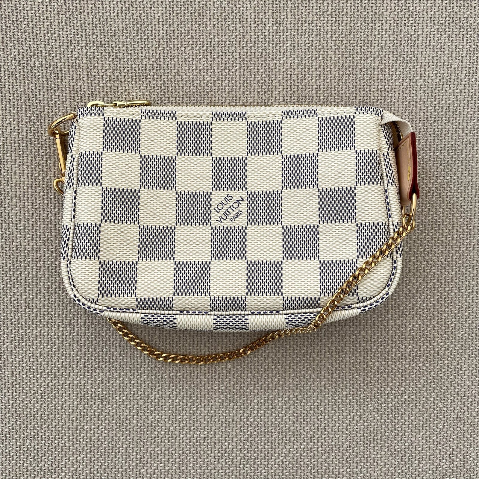 LOUIS VUITTON Pochette Accessoires Mini – Image 4