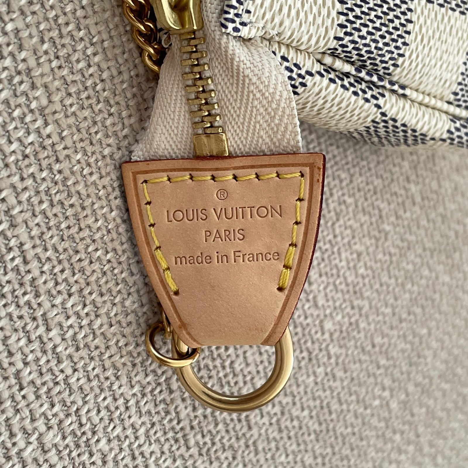 LOUIS VUITTON Pochette Accessoires Mini – Image 9