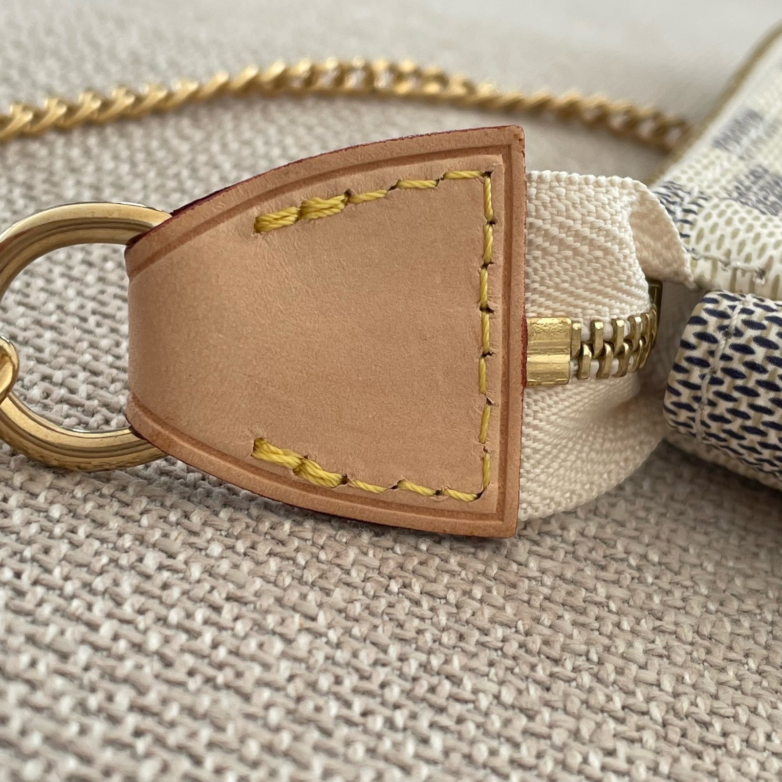 LOUIS VUITTON Pochette Accessoires Mini – Image 10
