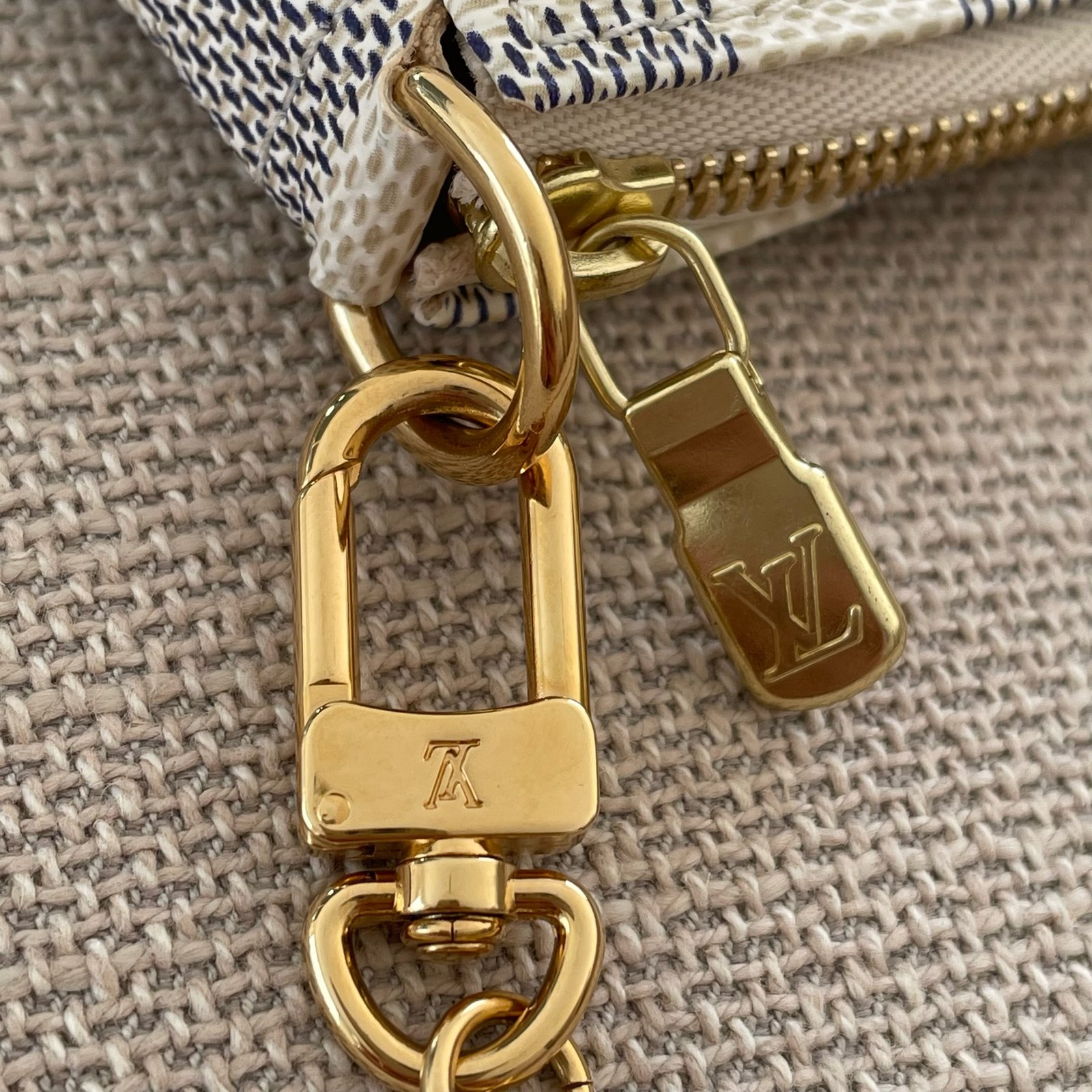 LOUIS VUITTON Pochette Accessoires Mini – Image 14