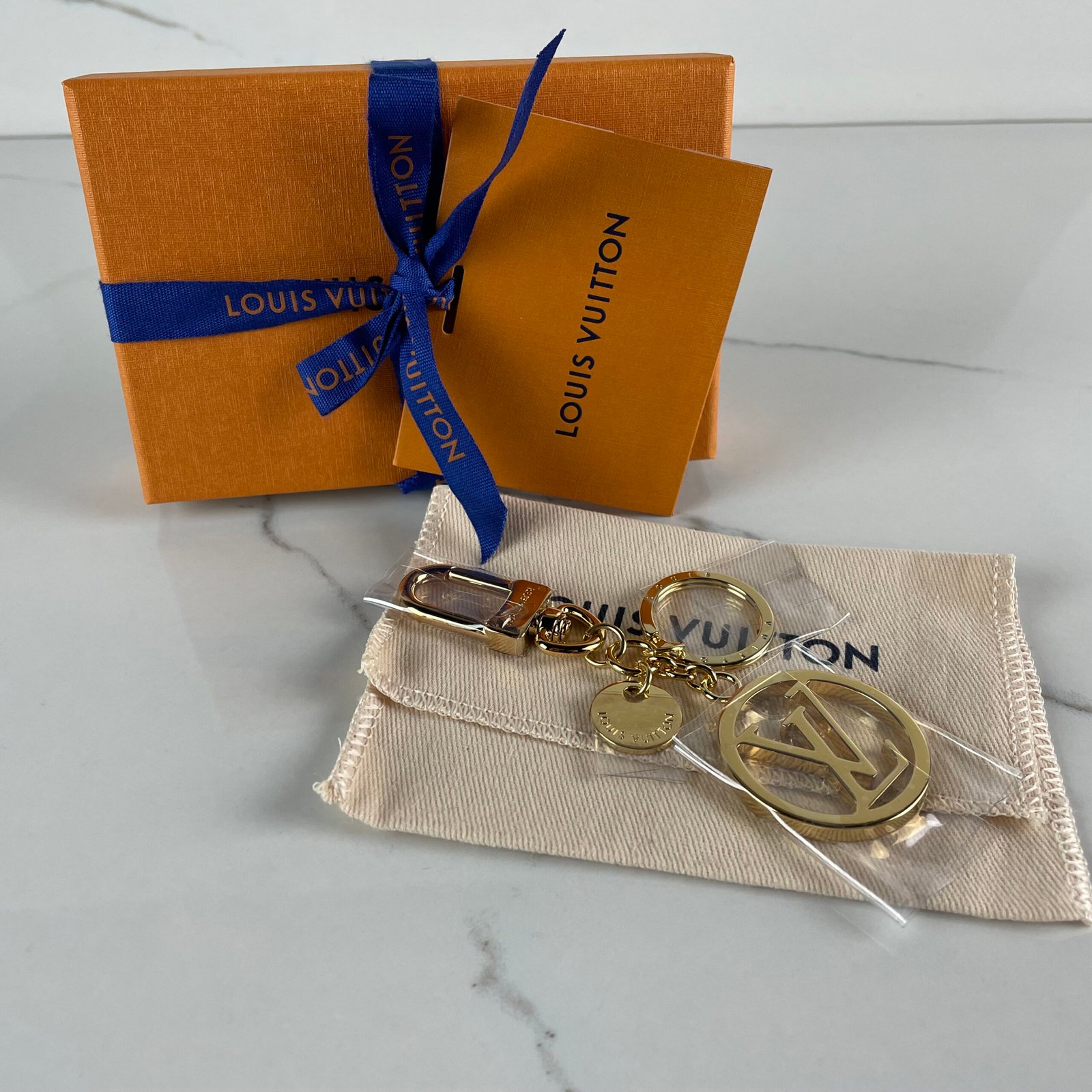 LOUIS VUITTON Porte-Clés et Bijou de Sac LV Circle – Image 2