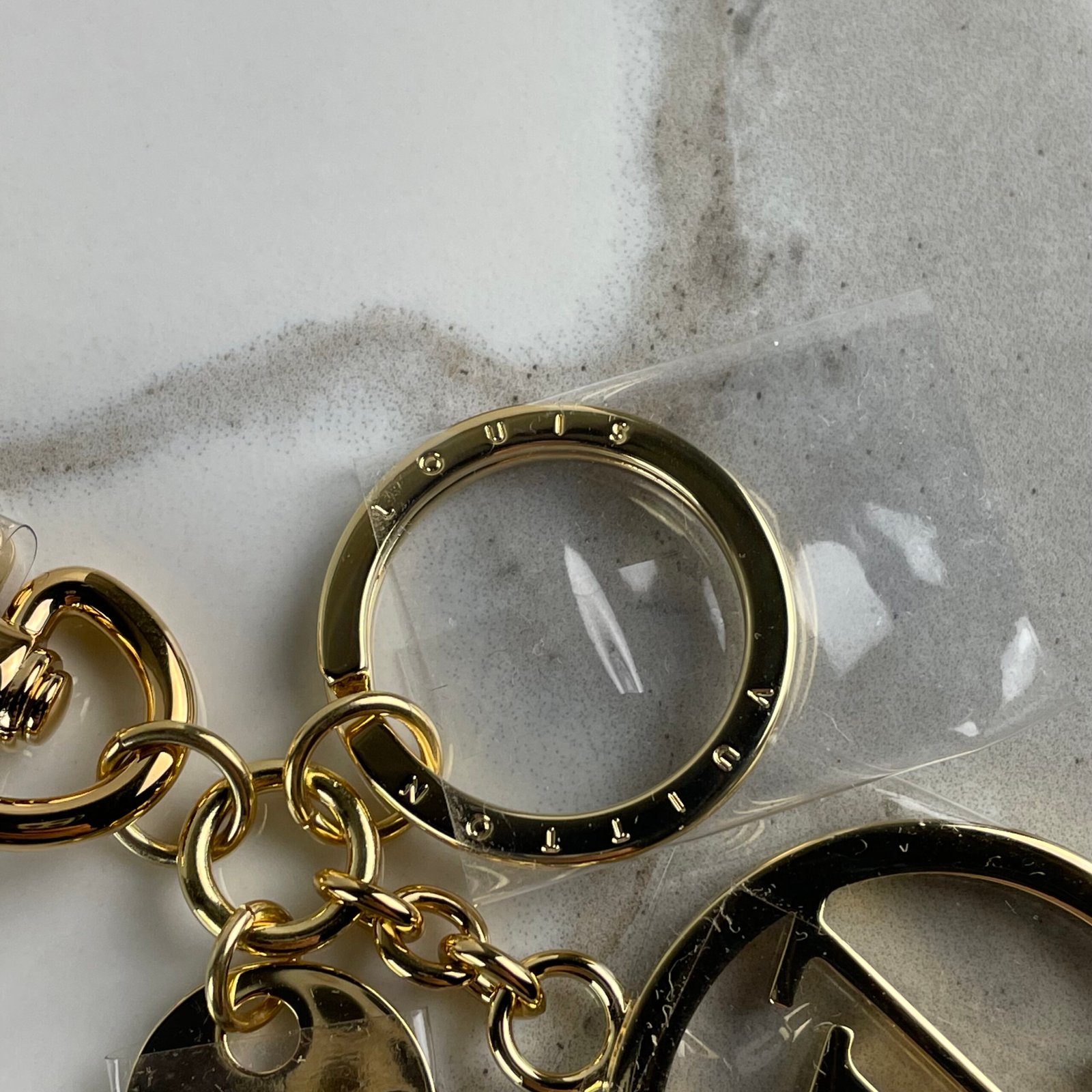 LOUIS VUITTON Porte-Clés et Bijou de Sac LV Circle – Image 8