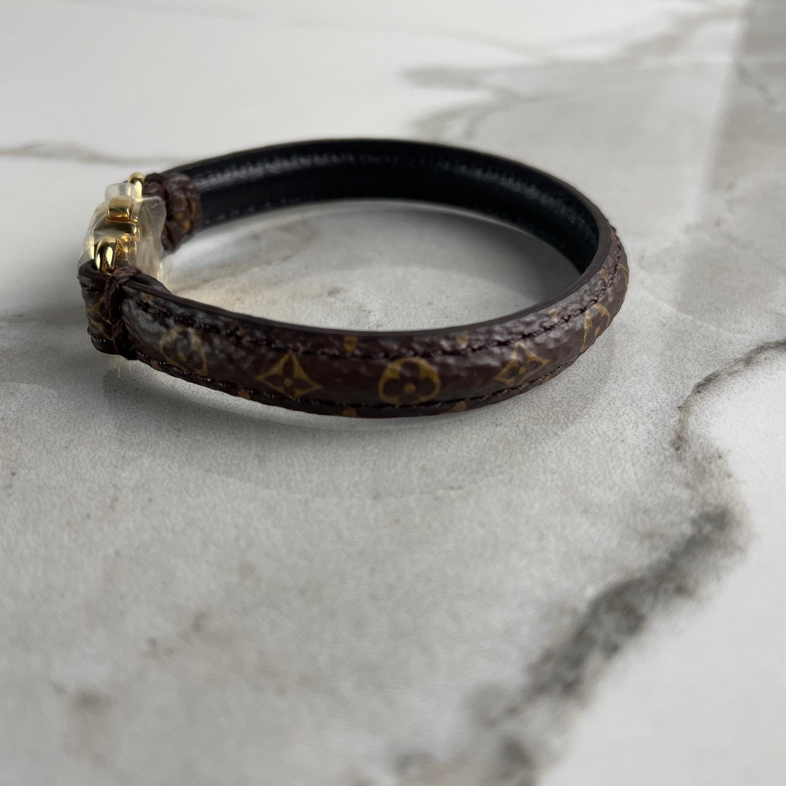 LOUIS VUITTON Bracelet LV Clic It – Image 10