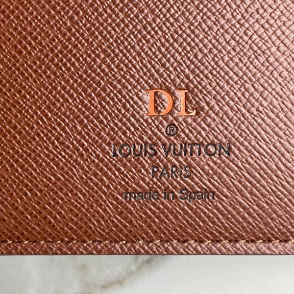 LOUIS VUITTON Brazza Wallet – Image 14