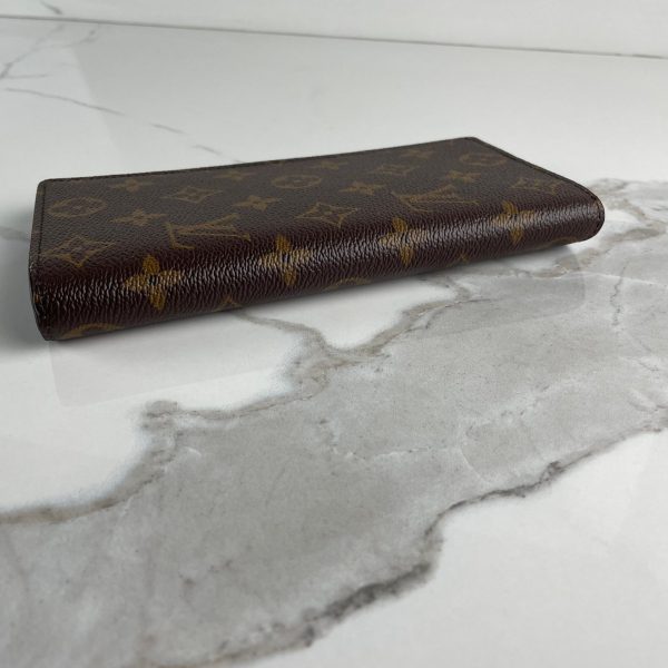 LOUIS VUITTON Brazza Wallet – Image 7