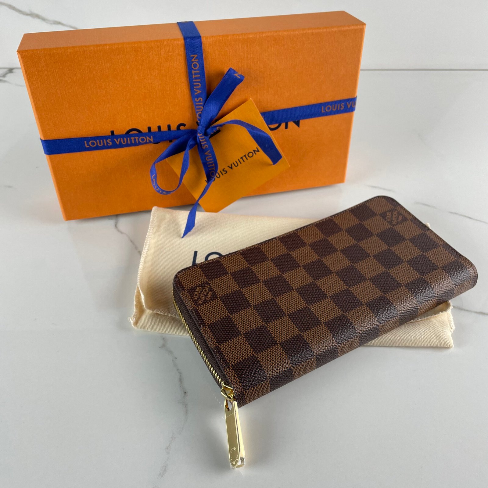 LOUIS VUITTON Zippy Wallet – Image 2