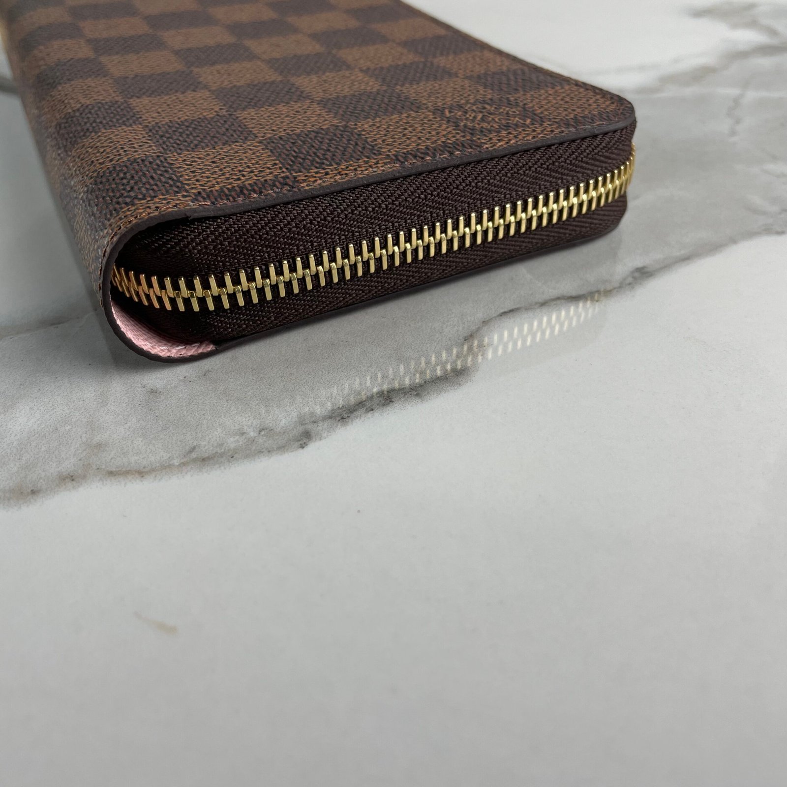 LOUIS VUITTON Zippy Wallet – Image 6