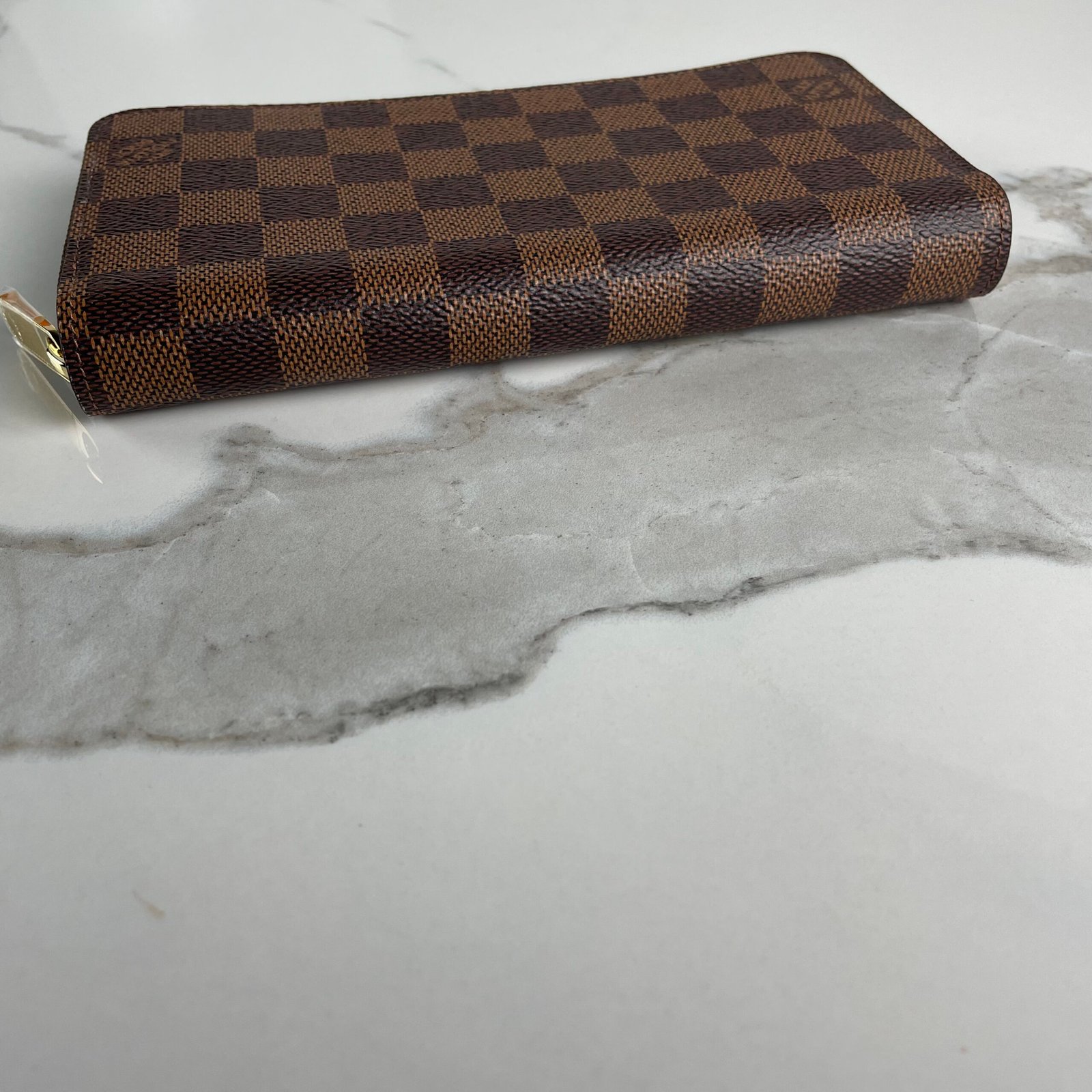 LOUIS VUITTON Zippy Wallet – Image 7