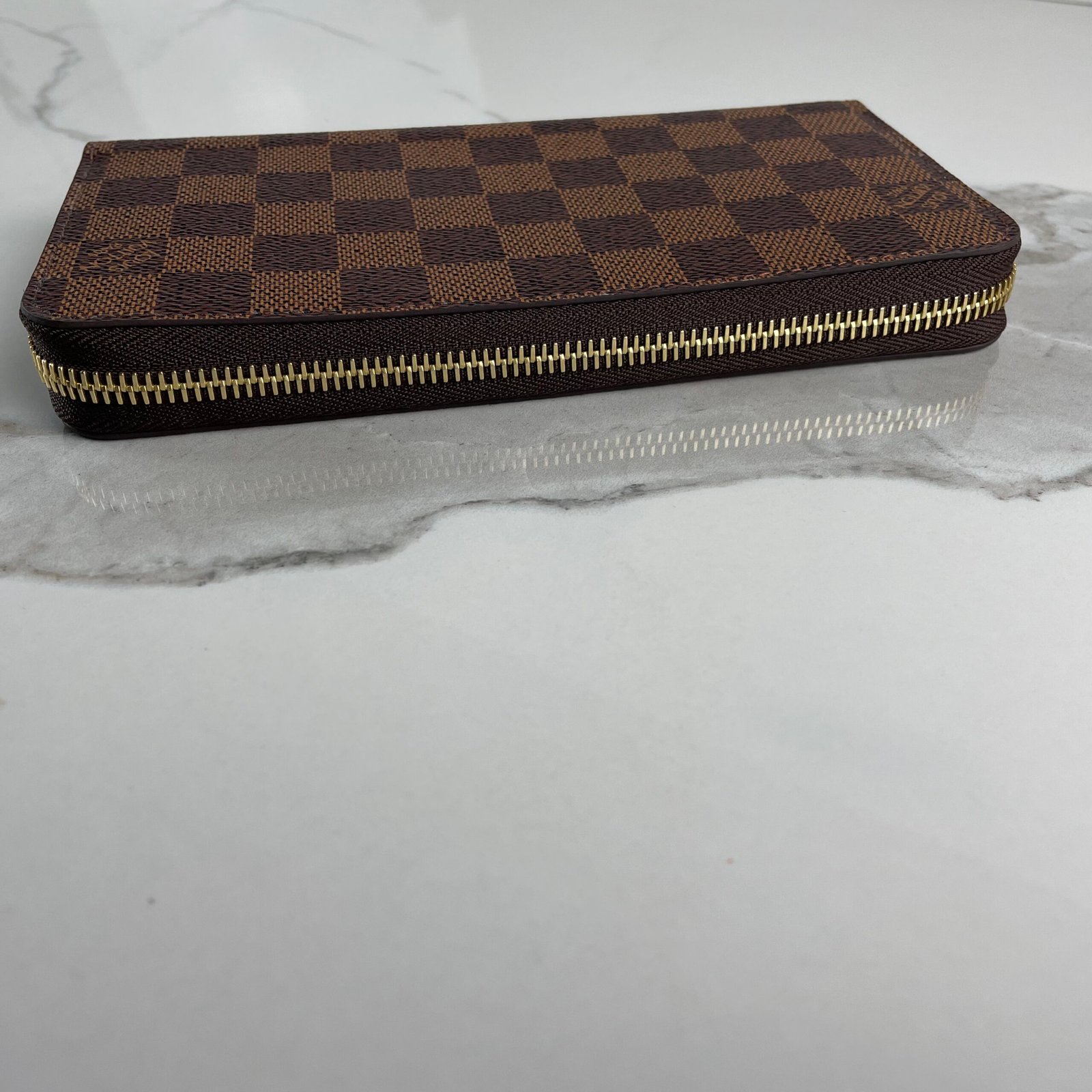 LOUIS VUITTON Zippy Wallet – Image 9