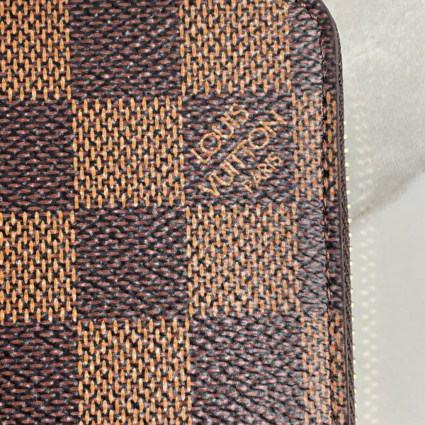 LOUIS VUITTON Zippy Wallet – Image 10