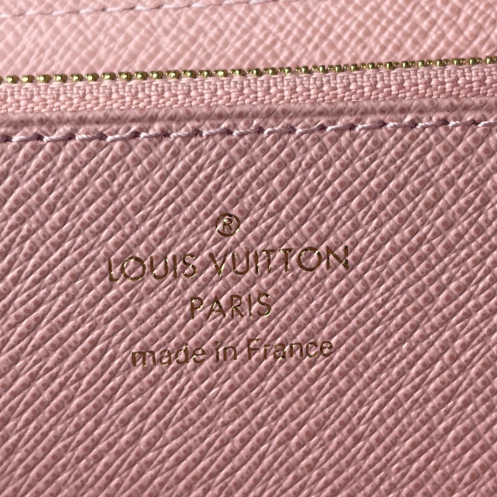 LOUIS VUITTON Zippy Wallet – Image 5