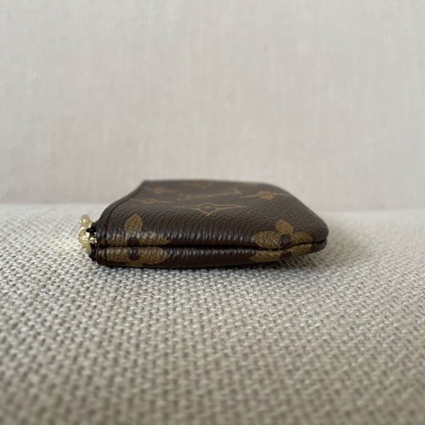 LOUIS VUITTON Key Pouch – Image 6