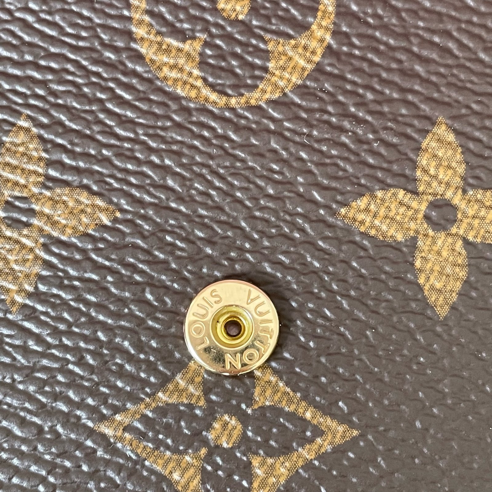 LOUIS VUITTON Victorine Wallet – Image 9