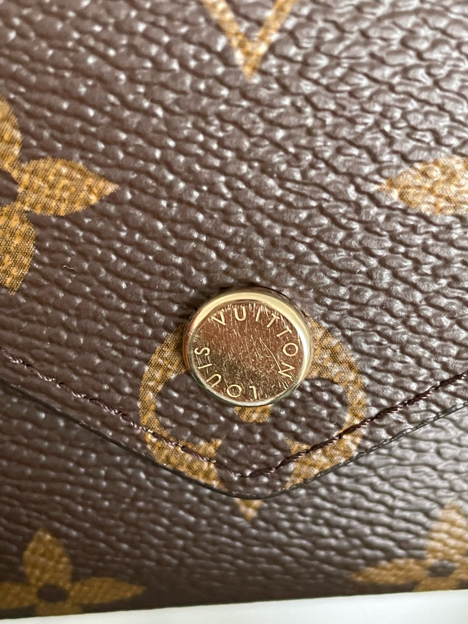 LOUIS VUITTON Victorine Wallet – Image 10
