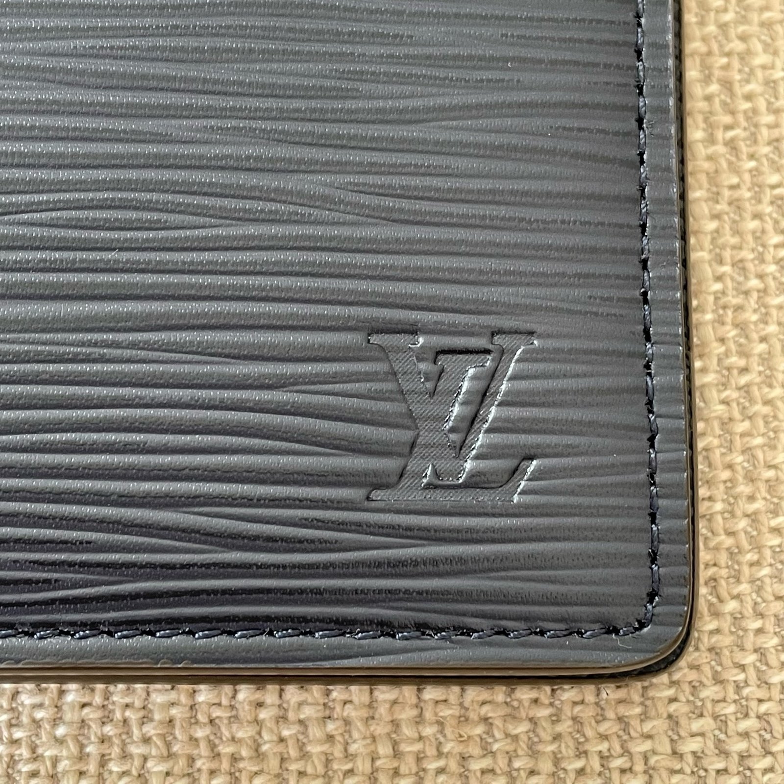 LOUIS VUITTON Portefeuille Multiple – Image 8