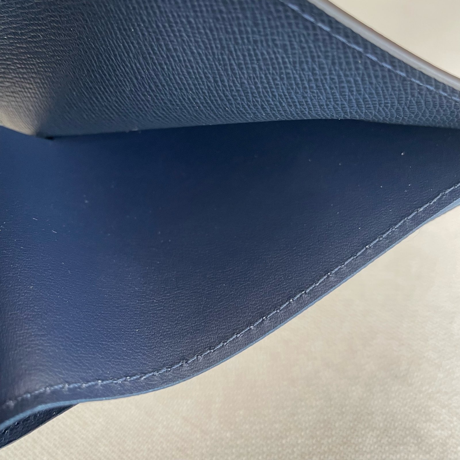 LOUIS VUITTON Portefeuille Multiple – Image 9