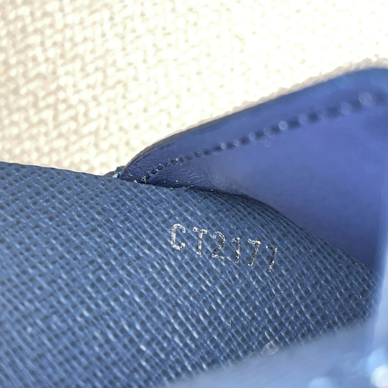 LOUIS VUITTON Portefeuille Multiple – Image 10