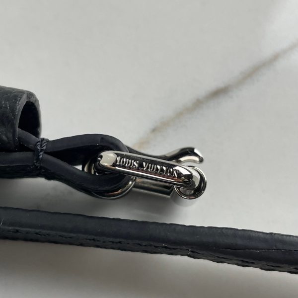 LOUIS VUITTON Pochette Pallas BB – Image 11