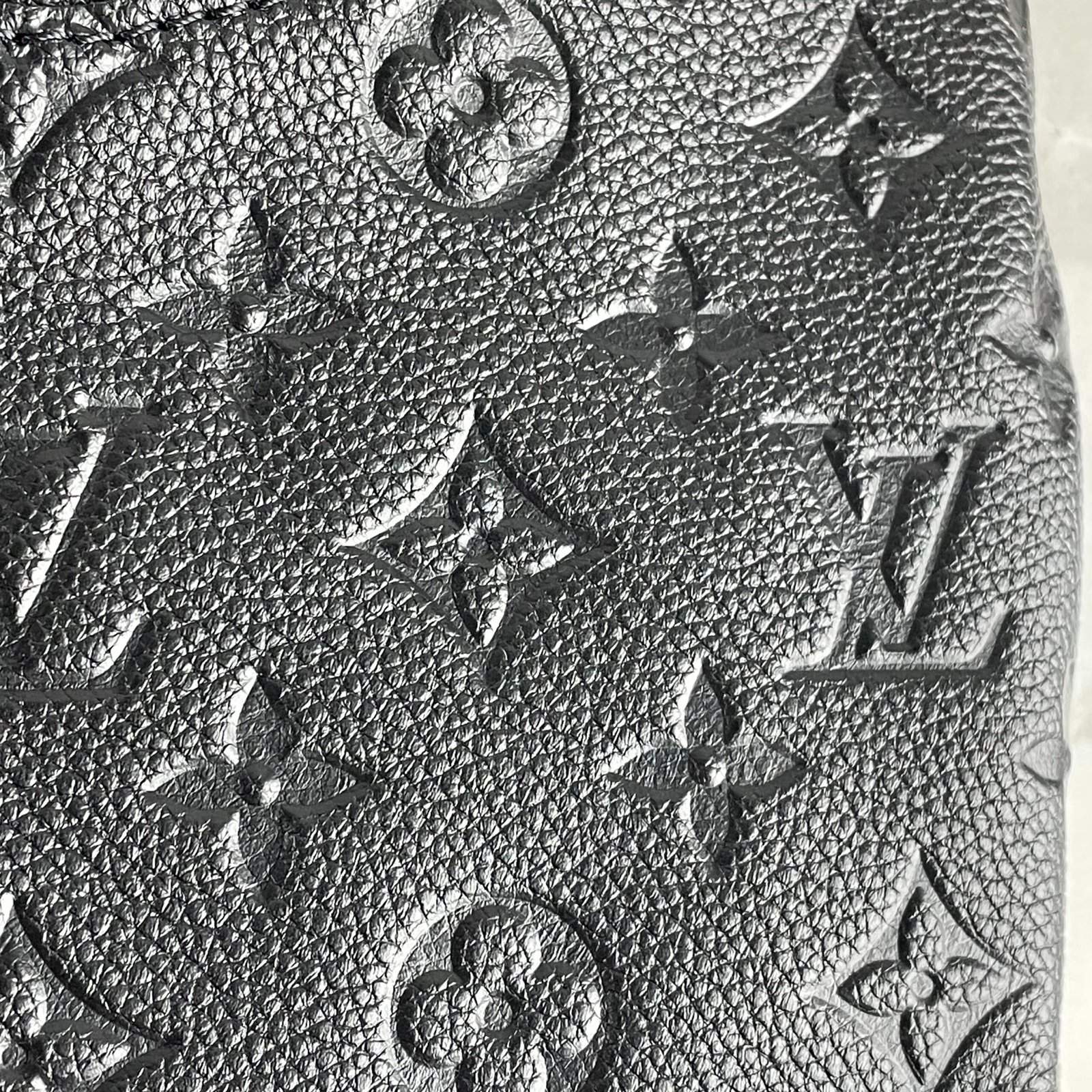 LOUIS VUITTON Pochette Pallas BB – Image 21