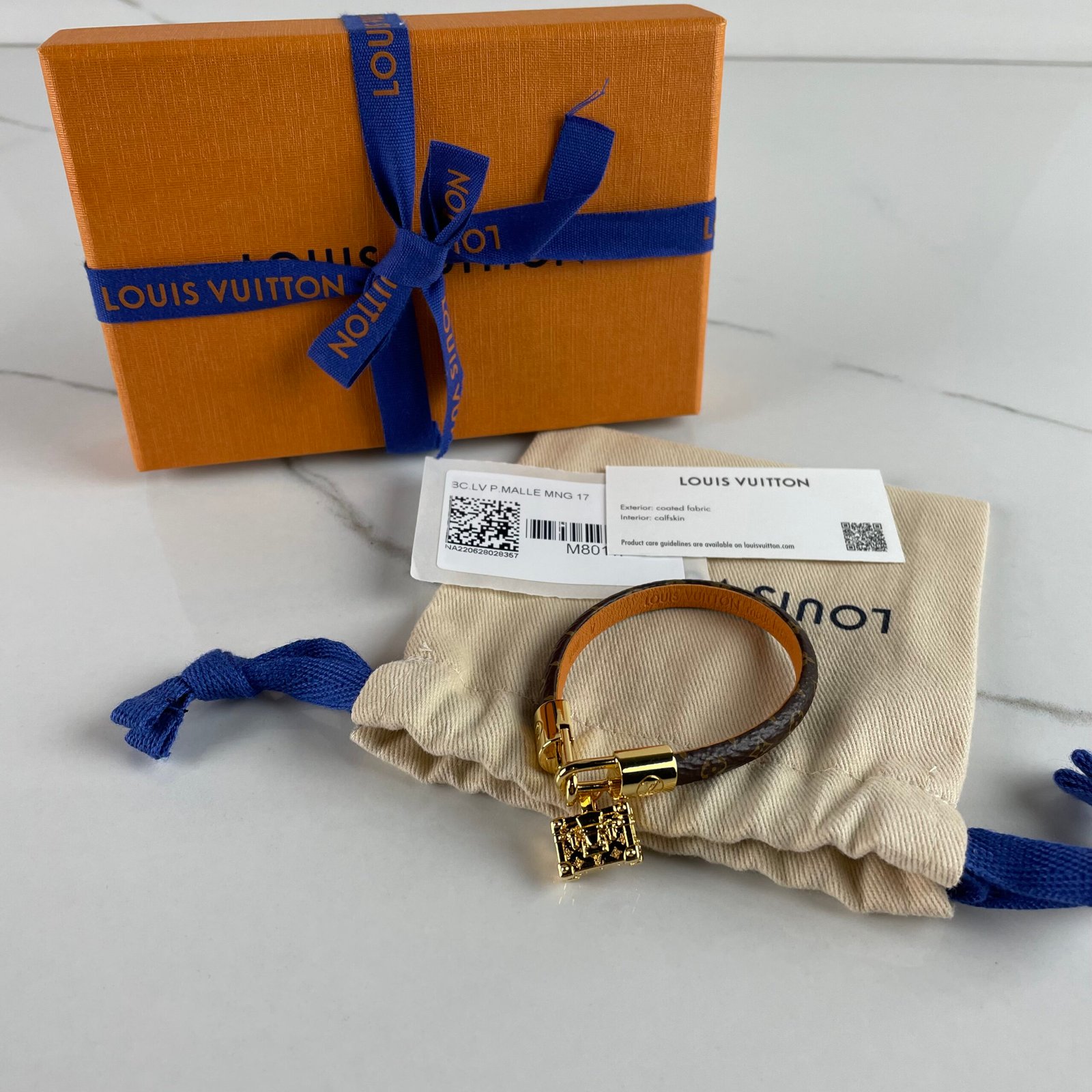 LOUIS VUITTON Bracelet à Charm Petite Malle – Image 2